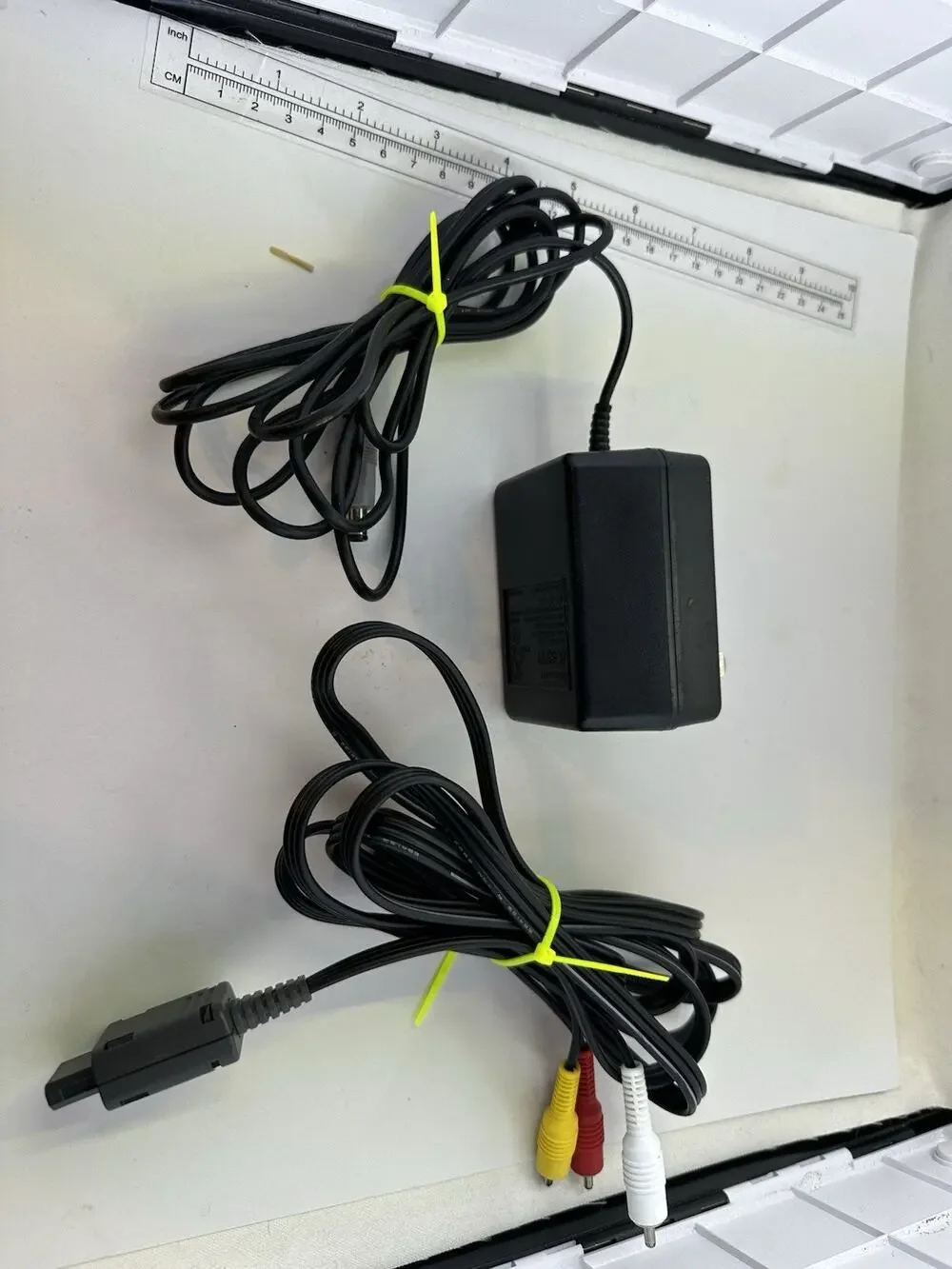 Super Nintendo SNES AC Adapter Power Cord SNS-002 & AV Video Cable OEM Original